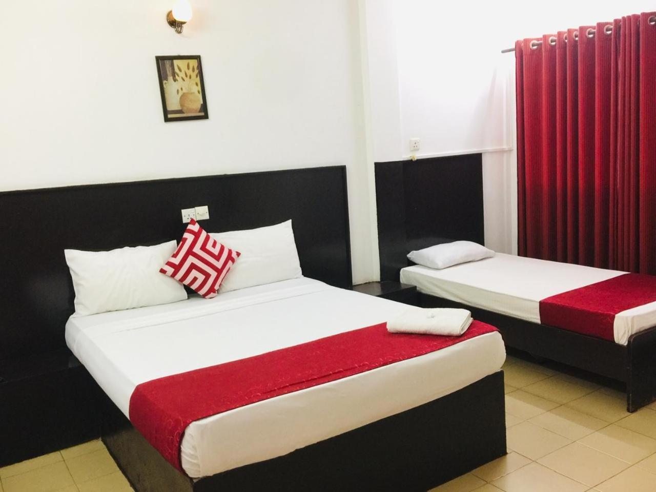 Hotel Nelly Vavuniya Ngoại thất bức ảnh