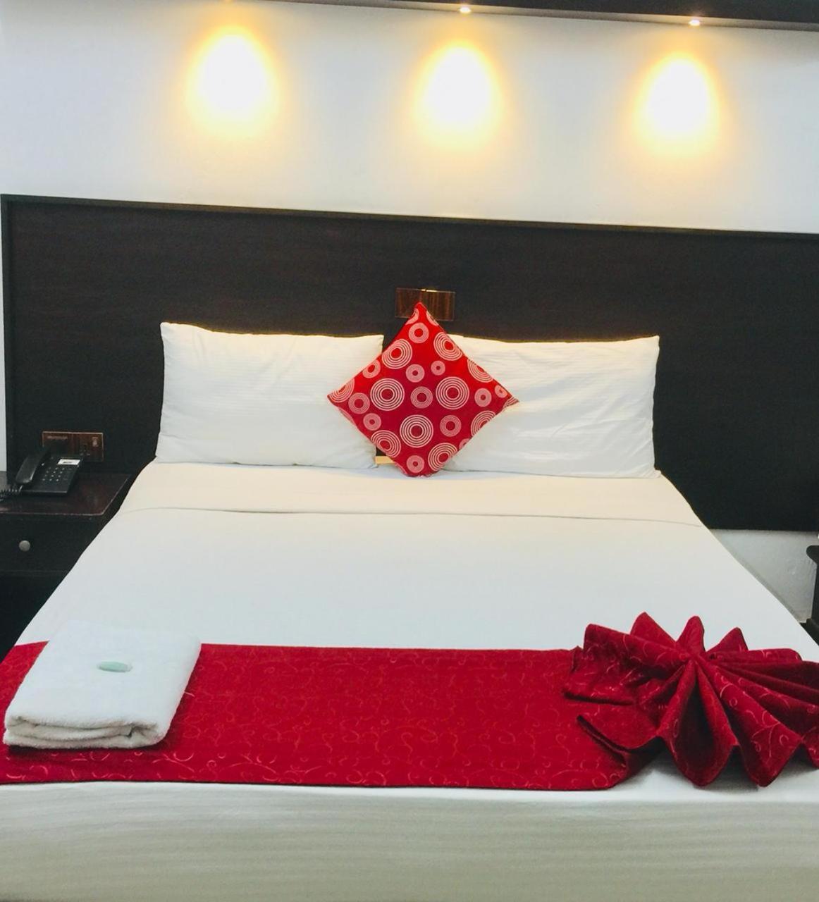 Hotel Nelly Vavuniya Ngoại thất bức ảnh