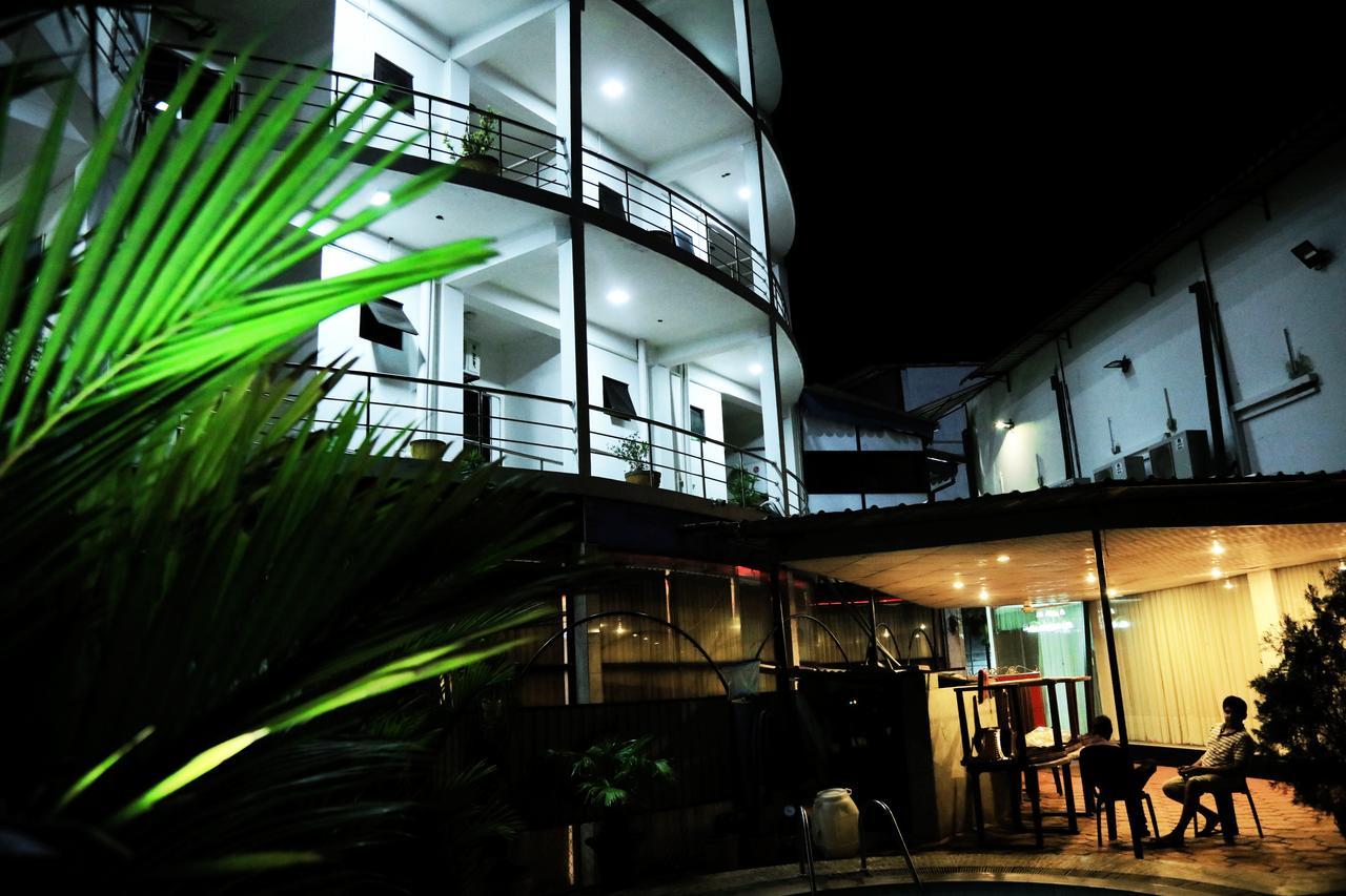 Hotel Nelly Vavuniya Ngoại thất bức ảnh