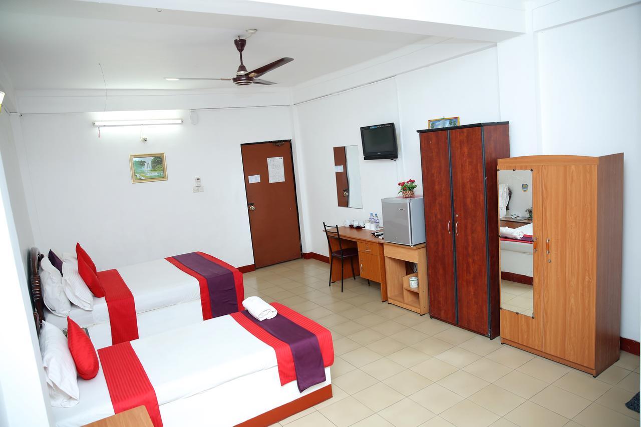 Hotel Nelly Vavuniya Ngoại thất bức ảnh
