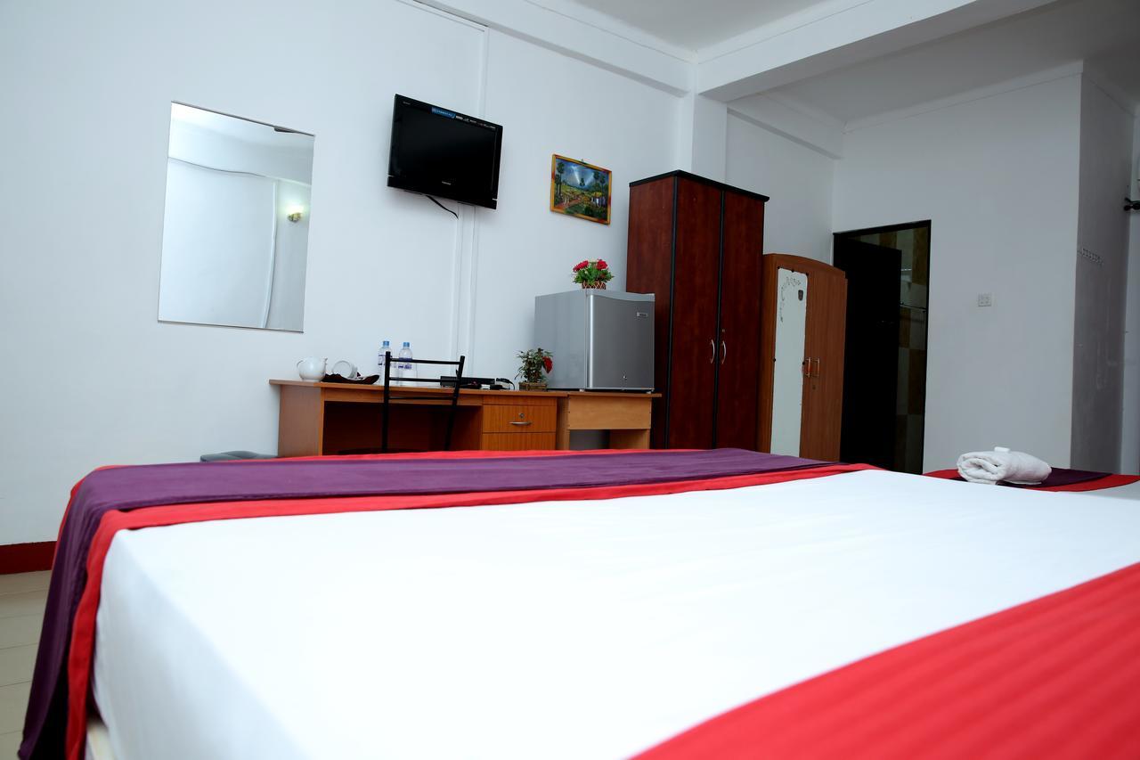 Hotel Nelly Vavuniya Ngoại thất bức ảnh