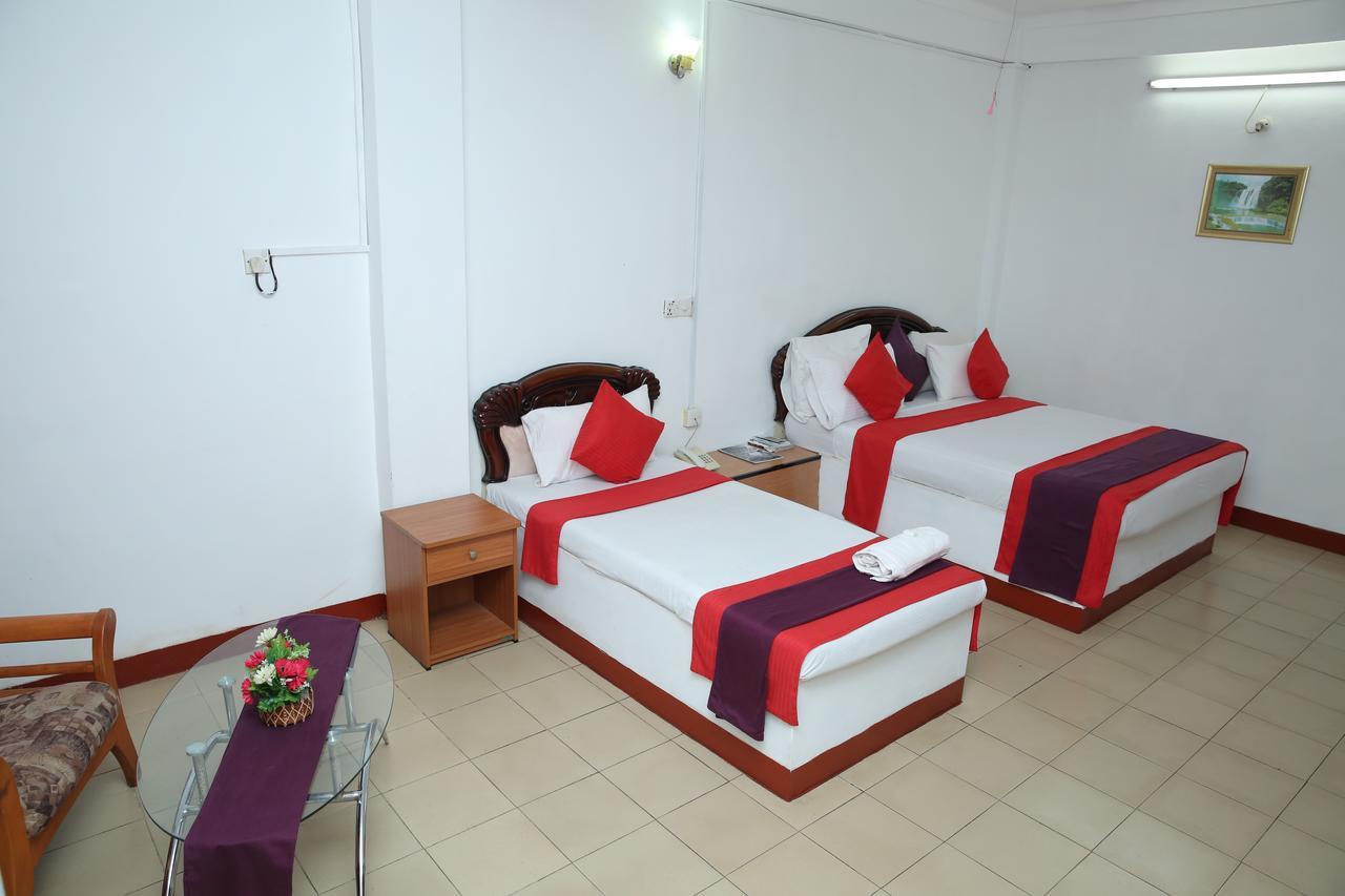 Hotel Nelly Vavuniya Ngoại thất bức ảnh