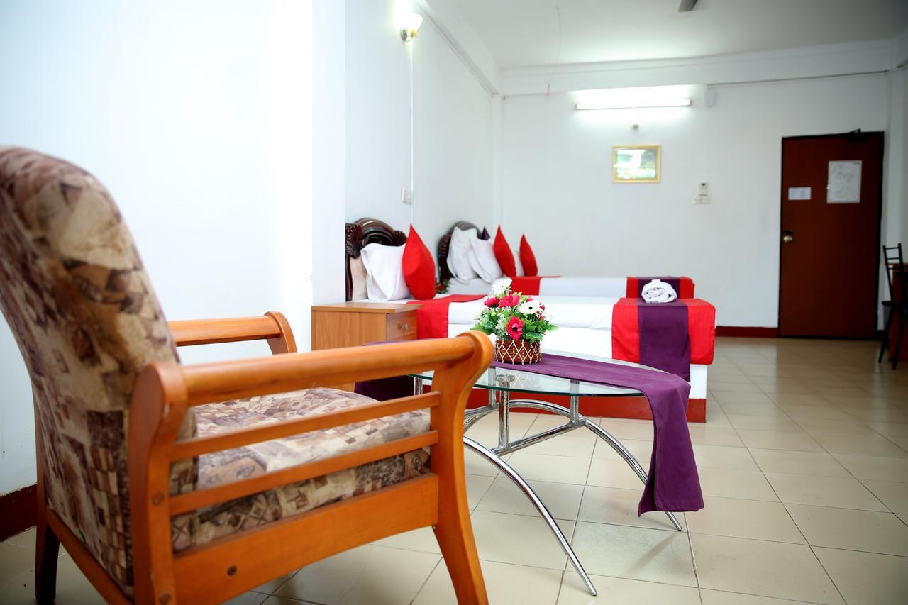 Hotel Nelly Vavuniya Ngoại thất bức ảnh
